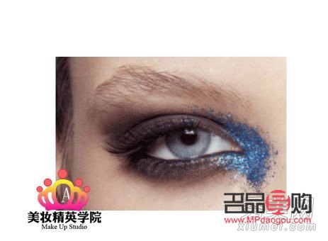 <h3>眼部化妆技巧：打造迷人眼妆，让你瞬间变女神</h3>