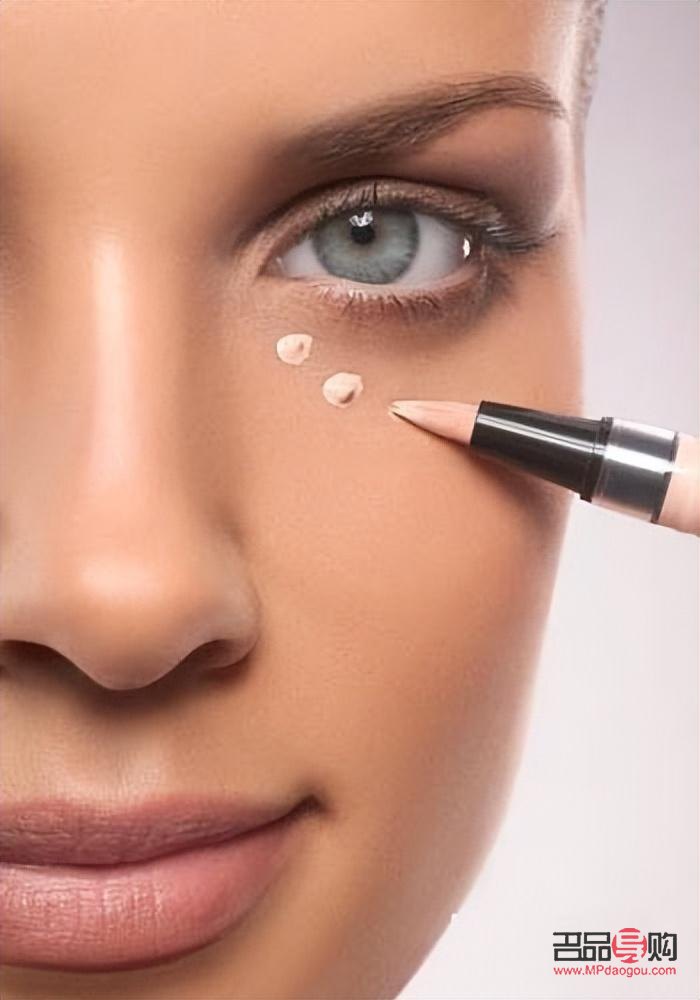 彩妆怎么打底(彩妆怎么打底好看)