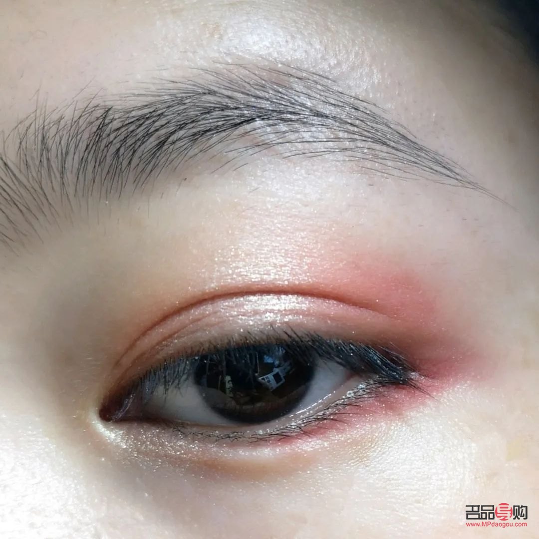 画眼影技巧 初学化妆(画眼影技巧 初学化妆在纸上)