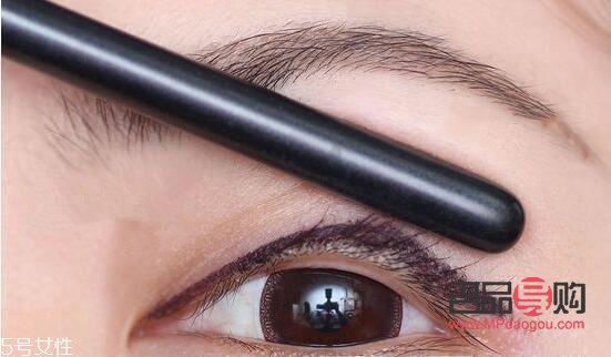 如何画眼线步骤教程(如何画眼线步骤教程图片大全)