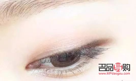 轻松掌握：简单眼妆教程图解