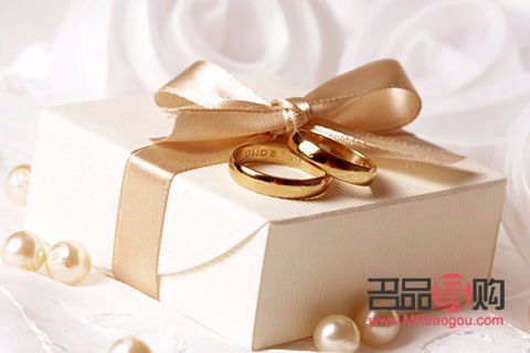 婚庆礼物选购指南：如何挑选一份既实用又有心意的礼物？