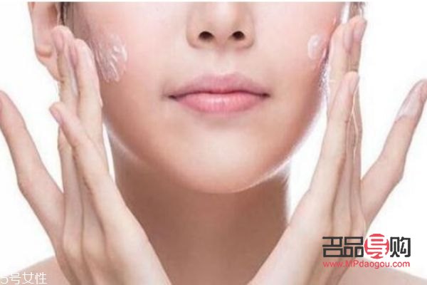 如何化彩妆不脱妆(如何化彩妆不脱妆女生)