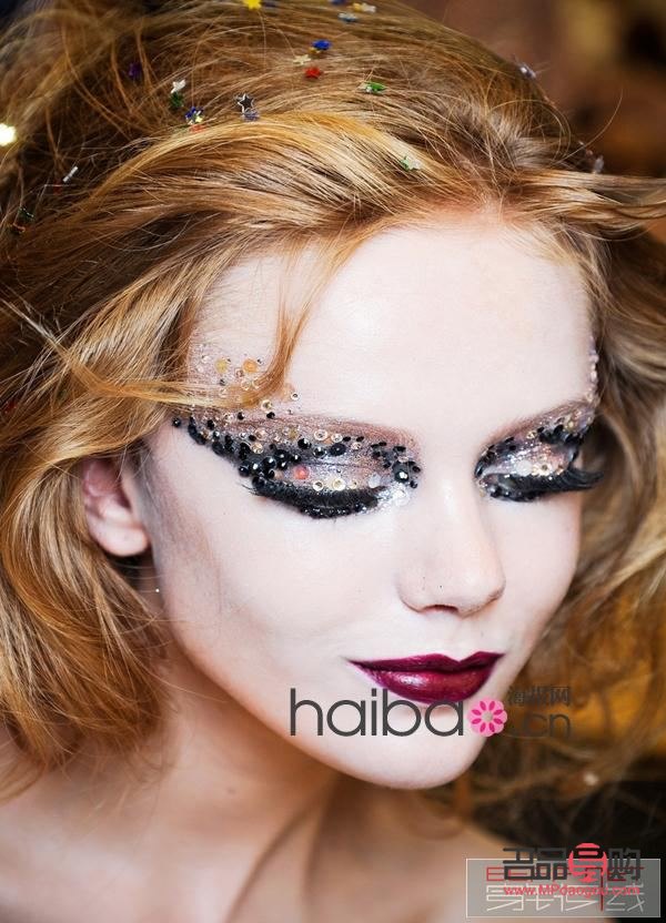 <h3>MCC彩妆，打造你的专属美丽</h3>