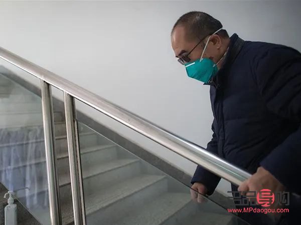 <h3>纸质黄金投资分析：机遇与风险并存</h3>
