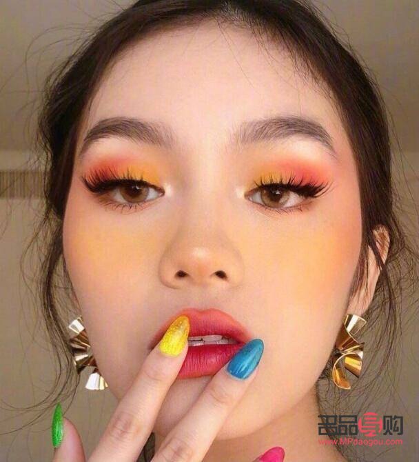 彩妆博主怎么起步(彩妆博主怎么起步视频)