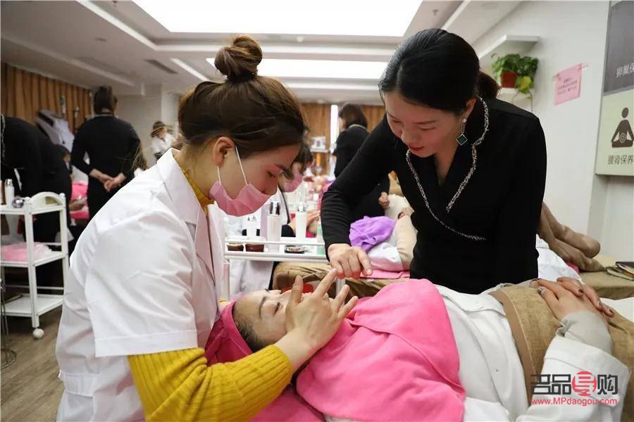 <h3>美容行业的盈利之源：专业技术与优质服务</h3>