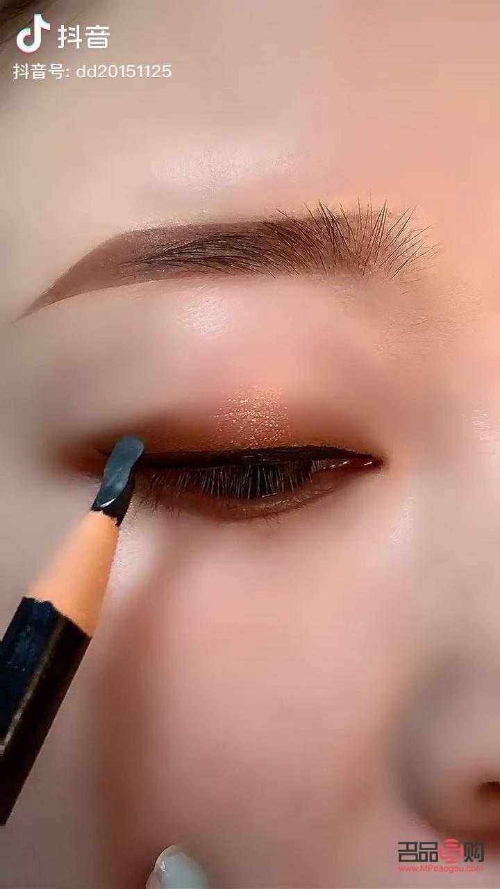 彩妆眉毛如何画(彩妆眉毛如何画好)