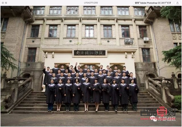 换届送什么礼物(换届送什么礼物给师兄师姐)