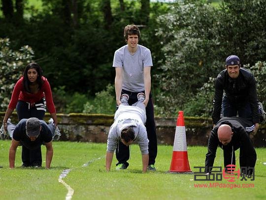 <h3>肉眼化妆技巧大揭秘：打造迷人电眼的秘诀</h3>