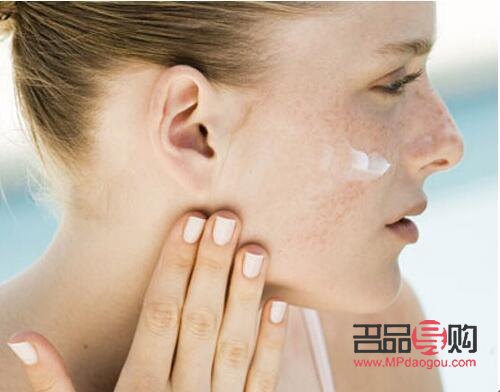 如何查彩妆过敏(如何查彩妆过敏原因)