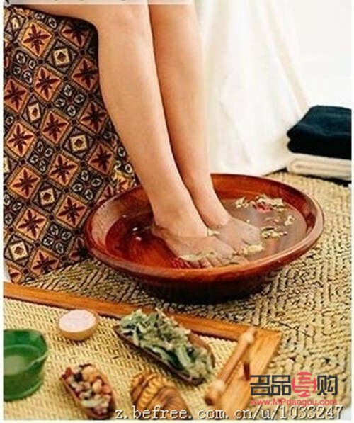 <h3>泡脚时的全身护理秘诀</h3>