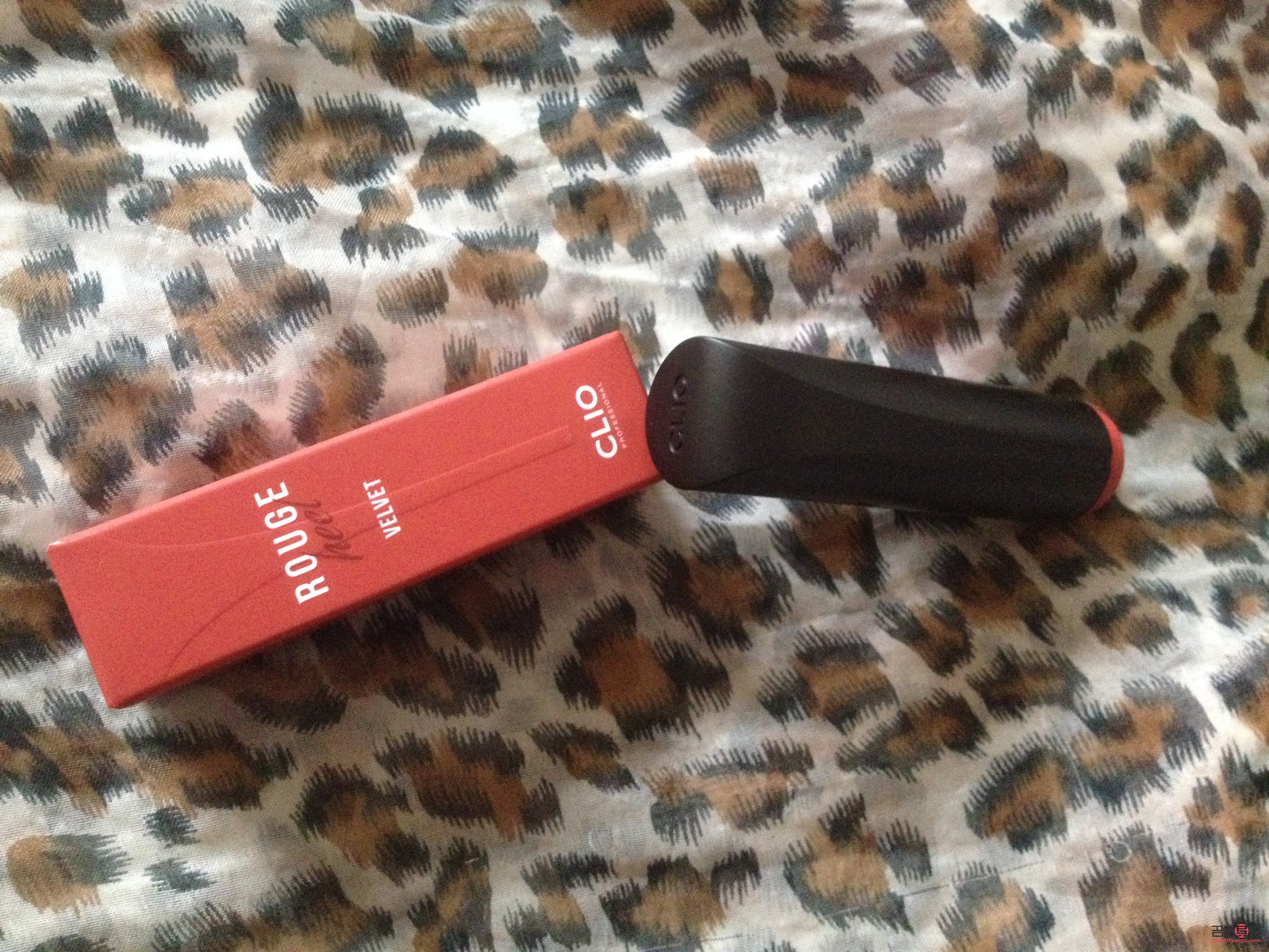 彩妆怎么用口红涂(彩妆怎么用口红涂抹)