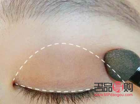 如何化眼妆初学简单步骤视频教学(如何化眼妆初学简单步骤视频教学下载)