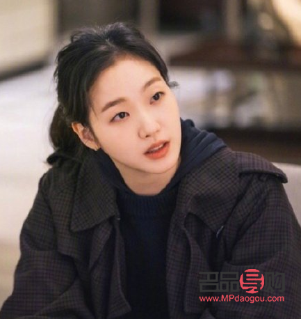 单眼皮眼皮下垂改善方法