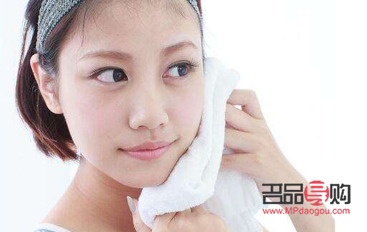 <h3>彩妆漆清洗全攻略：让彩妆漆污渍无处遁形</h3>