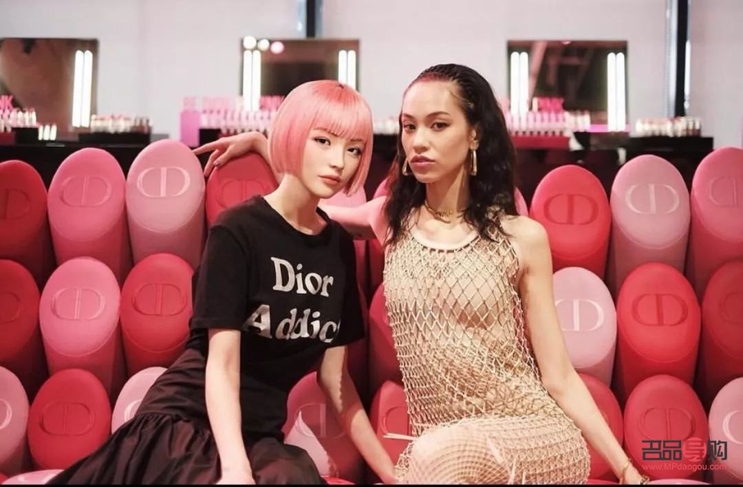 彩妆模特怎么拍(彩妆模特怎么拍照好看)