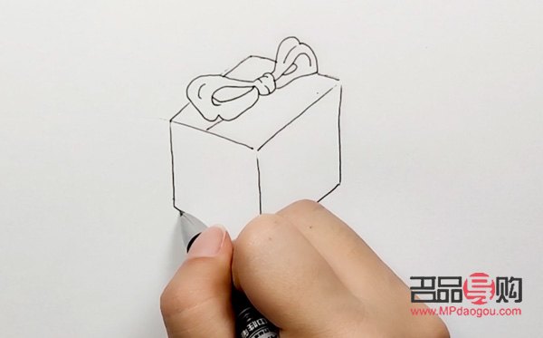 杯子礼物礼盒怎么画(杯子礼物礼盒怎么画好看)