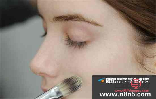 美容棒使用指南：轻松掌握擦拭技巧