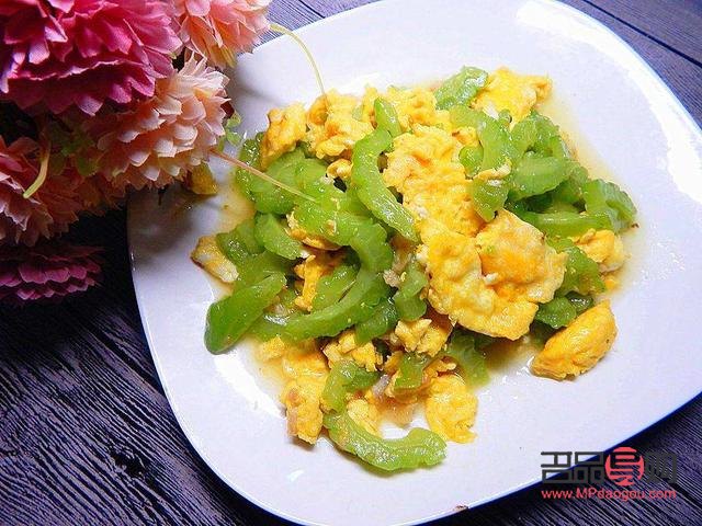 苦瓜炒蛋美容吗(苦瓜炒蛋美容吗能减肥吗)