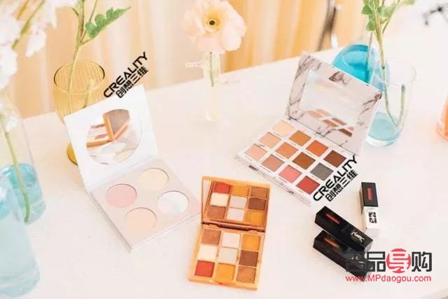 彩妆英文怎么表达(彩妆英文怎么说)