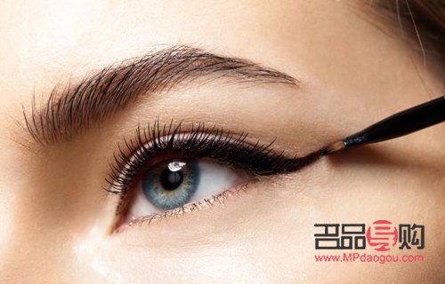 画眼妆的步骤教程图片(画眼妆的步骤教程图片)