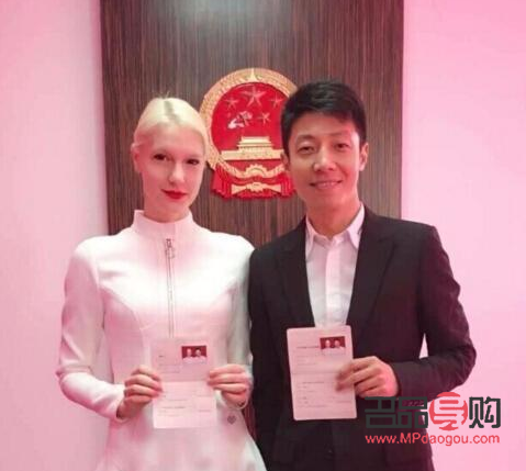 军人彩妆怎么发(军人彩妆怎么发朋友圈)