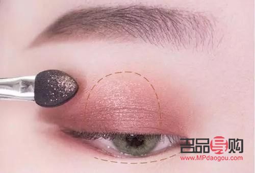 天生眼泡肿是什么原因(天生眼泡肿是什么原因造成的)