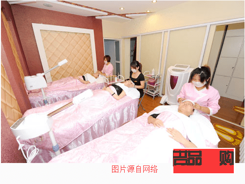 <h3>美容院是否提供胸部按摩服务?</h3> <h3>美容院是否提供胸部按摩服务?</h3>