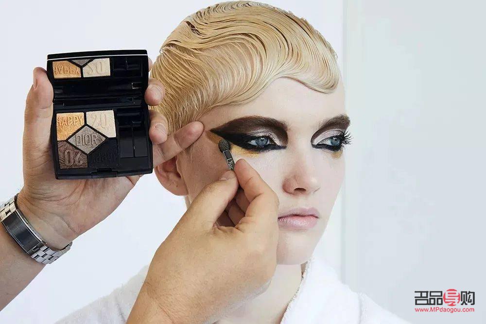 <h3>彩妆更服帖的秘诀大揭秘</h3>