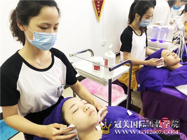 学美容多少钱啊(学美容多少钱啊)