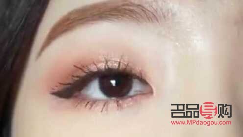 <h3>探索适合上下肿眼泡的眼型割法，打造迷人电眼</h3>