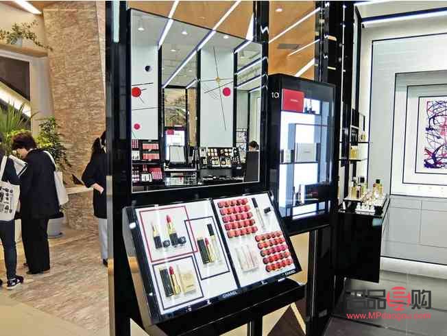 彩妆柜怎么摆产品(彩妆柜怎么摆产品好看)