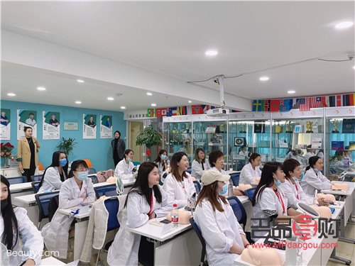 眼部细纹之医美解决方案探究