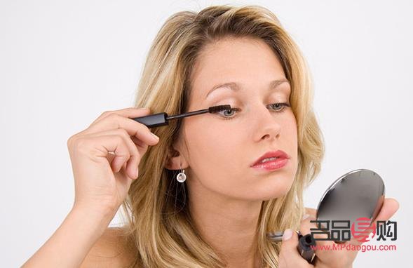 眼睛彩妆怎么化妆(眼睛彩妆怎么化妆好看)