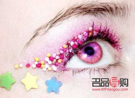 <h3>彩妆亮片怎么上脸——打造炫酷妆容的秘诀</h3>