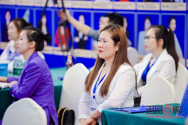 <h3>美容院招聘全攻略:如何吸引并选拔优秀人才</h3> <h3>美容院招聘全攻略:如何吸引并选拔优秀人才</h3>