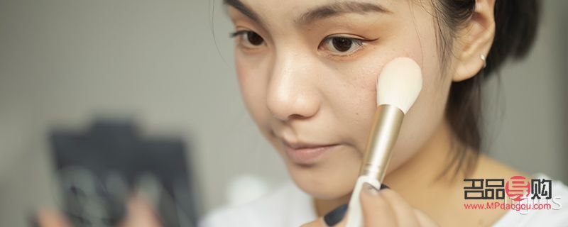 如何卸掉彩妆粉(如何卸掉彩妆粉饼)