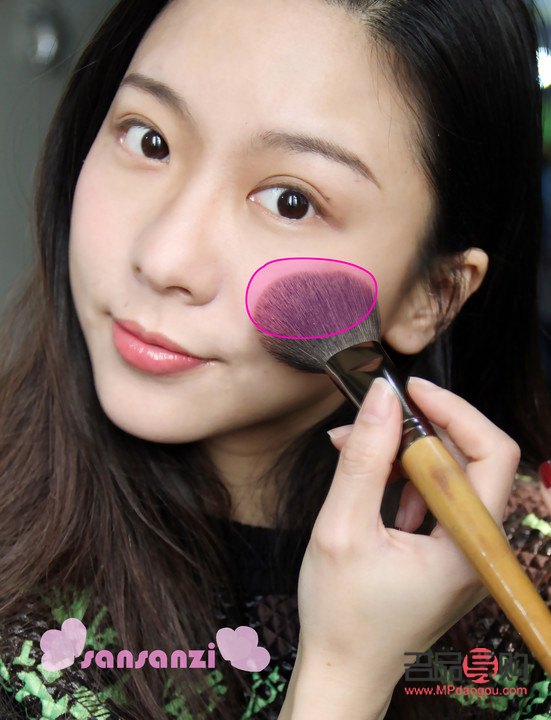 <h3>日常彩妆使用指南：打造自然美妆，轻松上手！</h3>