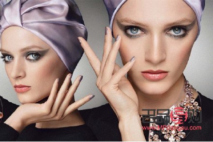 怎么给人推荐彩妆(怎么给人推荐彩妆品牌)