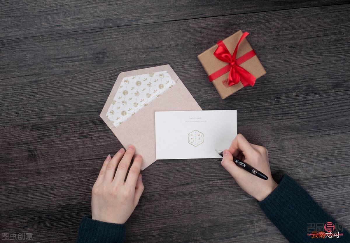 送领导什么礼物有寓意(送领导什么礼物有寓意的)