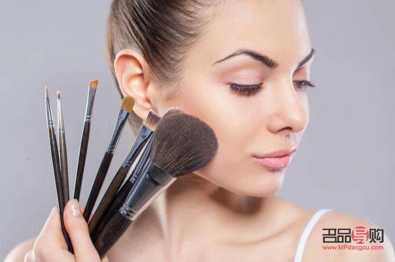 女人如何学彩妆(女人如何学彩妆技术)