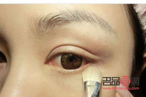 如何画眼妆淡妆好看又简单(如何画眼妆淡妆好看又简单图片)