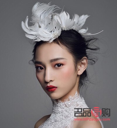 买彩妆怎么发圈(买彩妆怎么发圈吸引人)