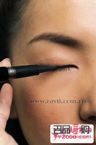 <h3>初学画眼线视频教程：轻松掌握魅力眼线技巧</h3>