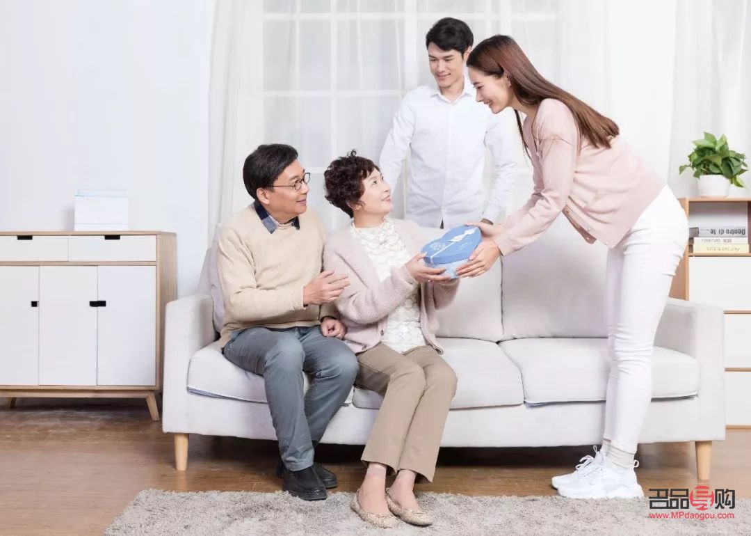 如何给家长还礼物(如何给家长还礼物的话)