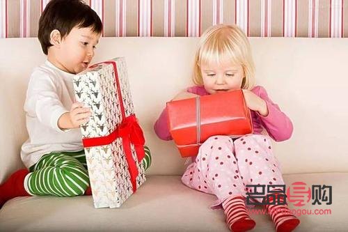 给小孩子买什么礼物(给小孩子买什么礼物好)
