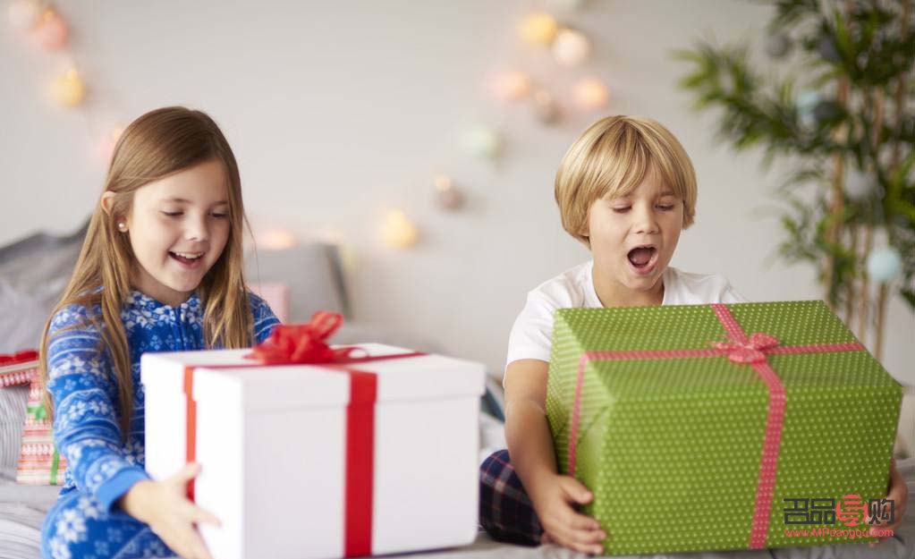 给小孩子买什么礼物(给小孩子买什么礼物好)