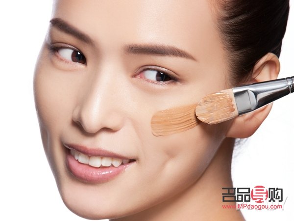 粉底彩妆怎么化(粉底彩妆怎么化妆)