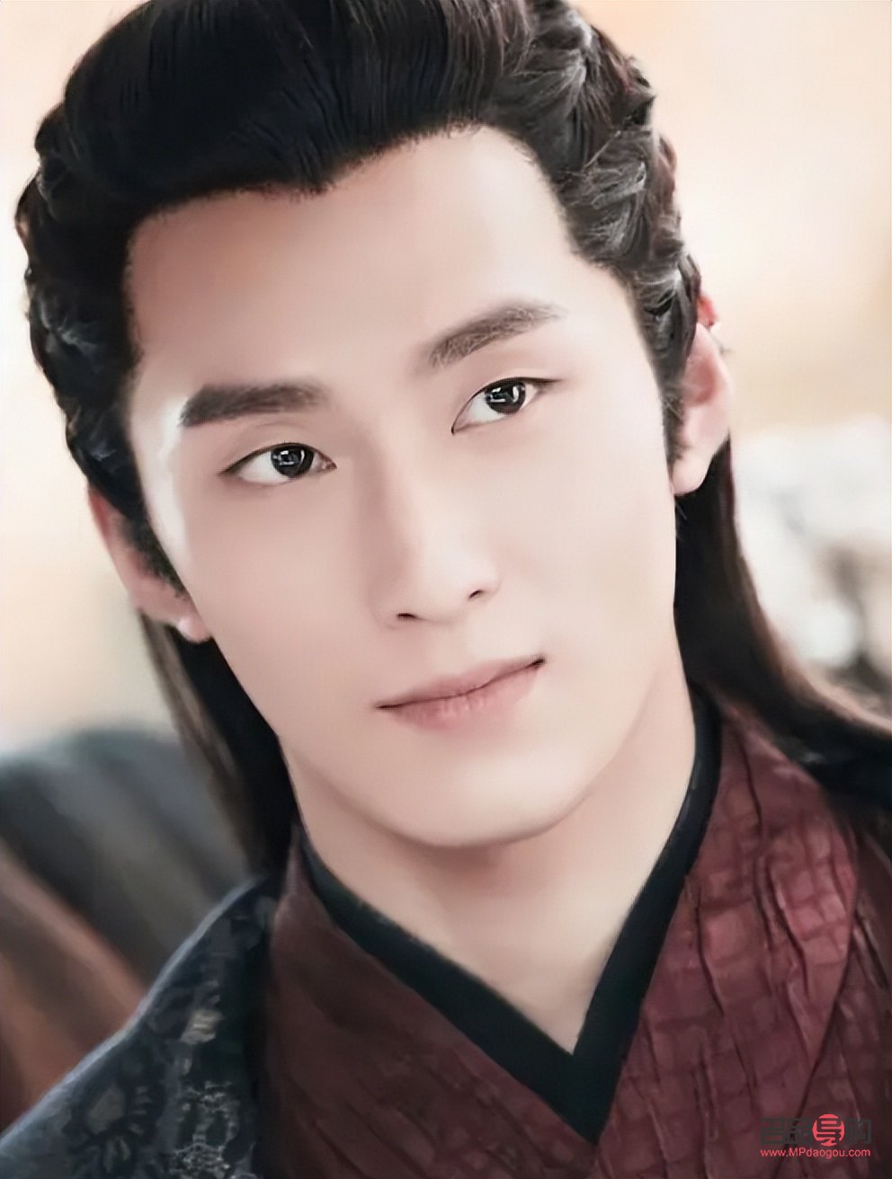 女人什么眼型最富贵鸣凤眼(凤眼的女生)